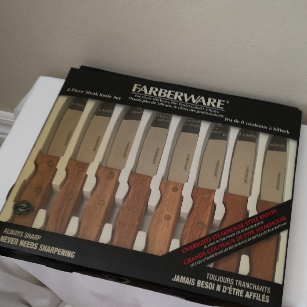 Farberware Steak Knife (8) Set Solid Hardwood Handles Solid Brass Double Rivets